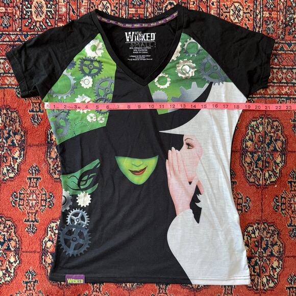 WICKED The Broadway Musical Small Organic Cotton/Poly V-Neck T-shirt MINT! - Picture 8 of 8